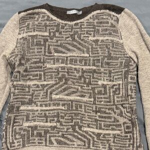 Stylish Knit Sweater with Geometric Pattern